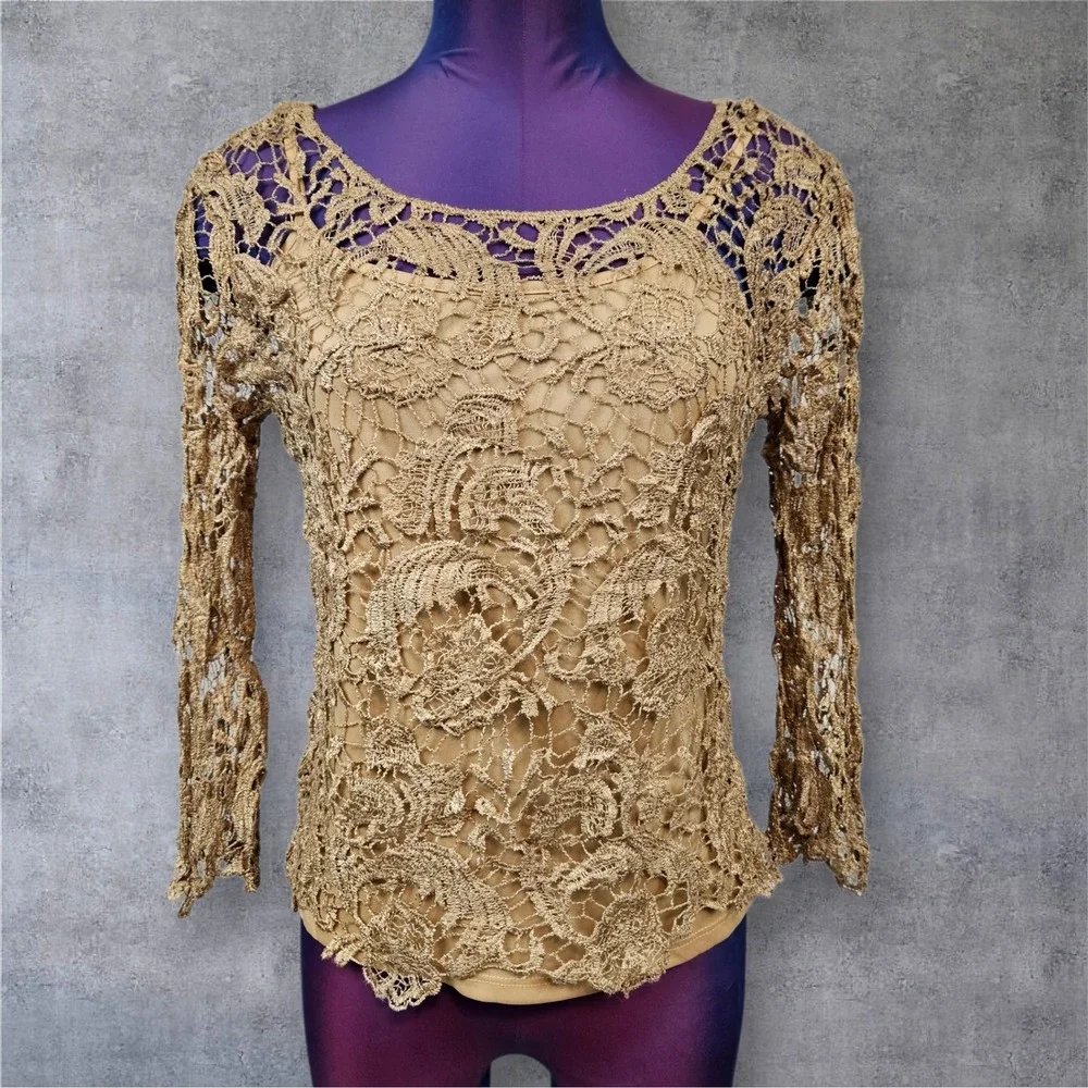 ADIVA Womens Gold Crocheted Lace Overlay 3/4 Sleeve Top Size Medium A27